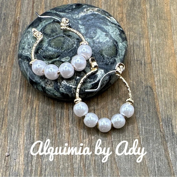 Alquimia by Ady Gold and White Earrings - Picture 1 of 7